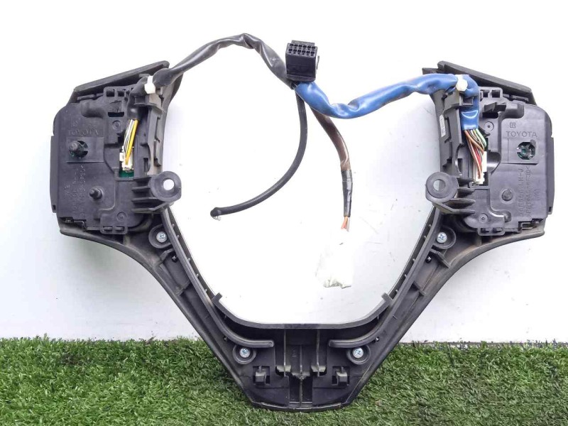 Recambio de mando volante para toyota rav 4 2.2 d-4d cat referencia OEM IAM 8425042120C0  