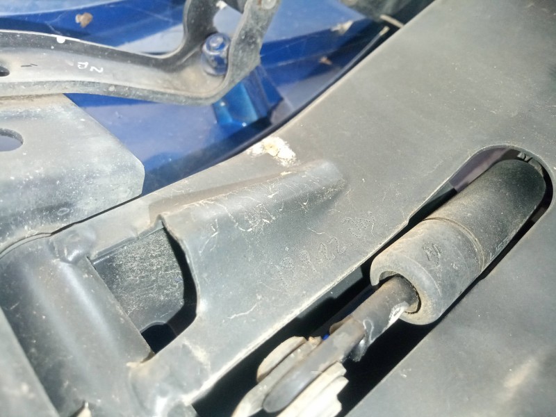 Recambio de aleta delantera izquierda para scania serie 4 (p/r 94 g) 9.0 diesel referencia OEM IAM   
