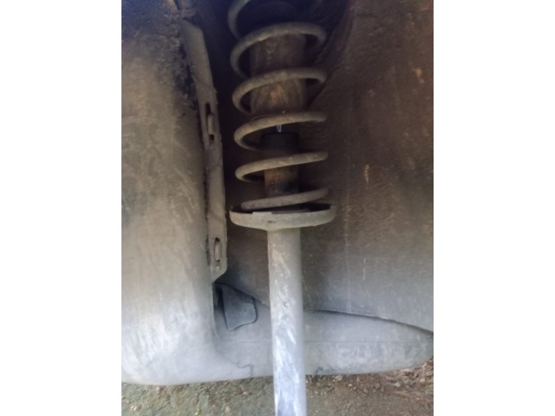 Recambio de amortiguador trasero izquierdo para volkswagen jetta (165/167) 1.6 referencia OEM IAM   