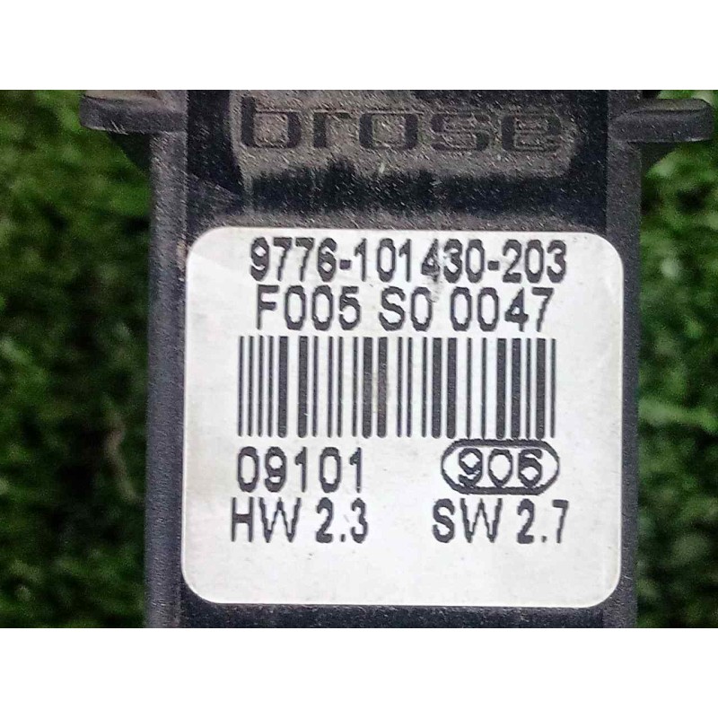 Recambio de motor elevalunas delantero izquierdo para seat leon (1m1) 1.6 16v referencia OEM IAM 9776101430203-F005S00047  