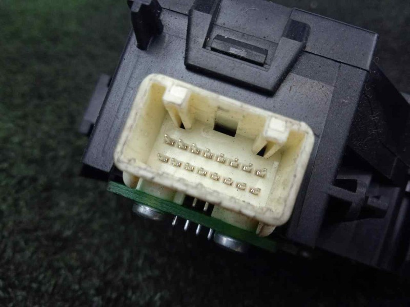 Recambio de mando limpia para mazda 2 lim. (de) 1.3 16v cat referencia OEM IAM DF7166128  SN901250728688047