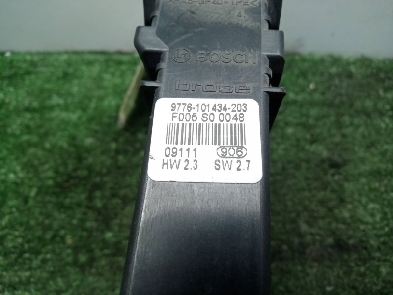 Recambio de motor elevalunas delantero derecho para seat leon (1m1) 1.6 16v referencia OEM IAM 9776101434203-F005S00048  