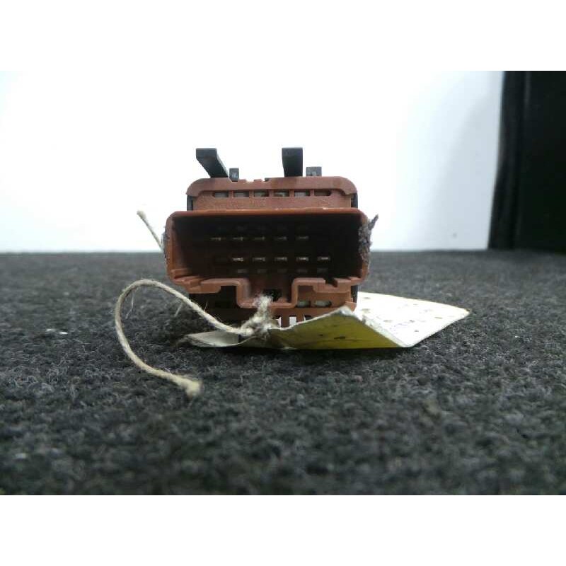 Recambio de mando elevalunas delantero izquierdo para renault laguna ii (bg0) referencia OEM IAM  CLAVIJA MARRON 2 BOTONES