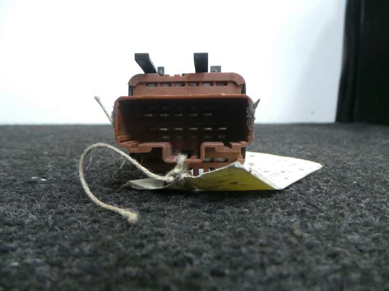 Recambio de mando elevalunas delantero izquierdo para renault laguna ii (bg0) referencia OEM IAM  CLAVIJA MARRON 2 BOTONES