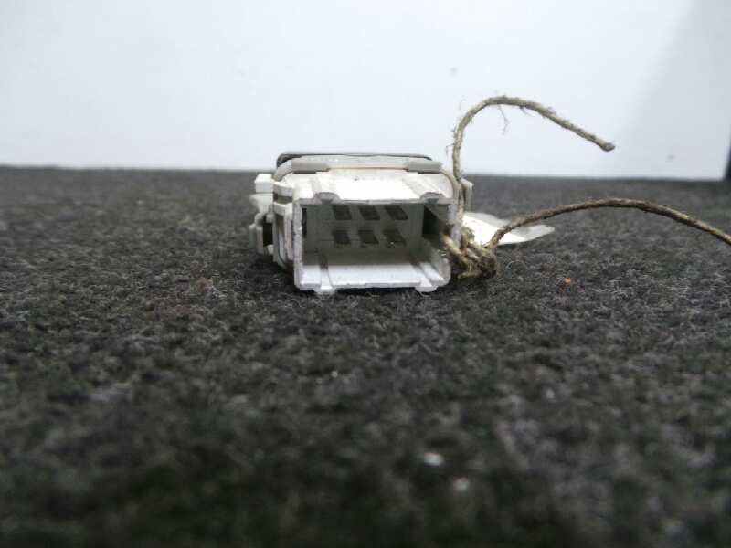 Recambio de mando elevalunas trasero derecho para renault scenic ii referencia OEM IAM   6 PINES