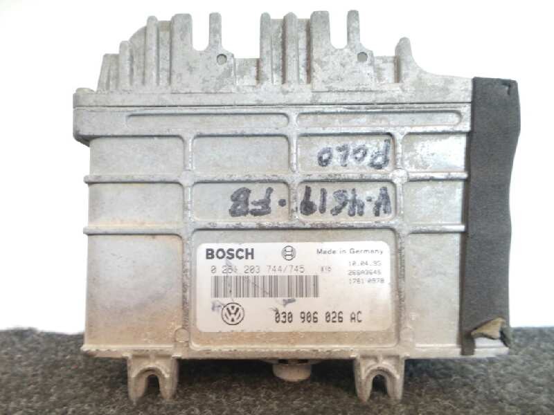 Recambio de centralita motor uce para volkswagen polo berlina (6n1) 1.05 referencia OEM IAM 0261203744745-030906026AC  