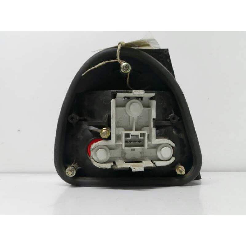 Recambio de piloto trasero derecho para lancia prisma referencia OEM IAM 779815729390202  