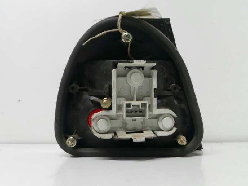 Recambio de piloto trasero derecho para lancia prisma referencia OEM IAM 779815729390202  