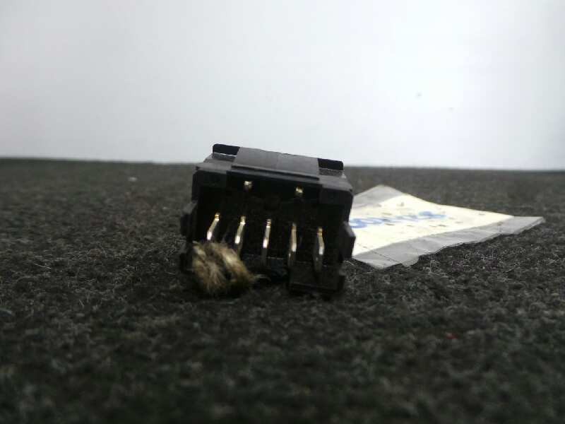 Recambio de mando elevalunas trasero izquierdo para peugeot 406 break (s1/s2) referencia OEM IAM V5N14  5 PINES