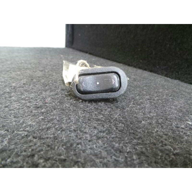 Recambio de mando elevalunas trasero derecho para opel astra g berlina referencia OEM IAM   4 PINES