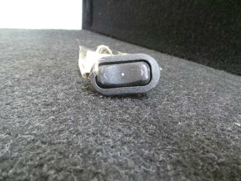 Recambio de mando elevalunas trasero derecho para opel astra g berlina referencia OEM IAM   4 PINES