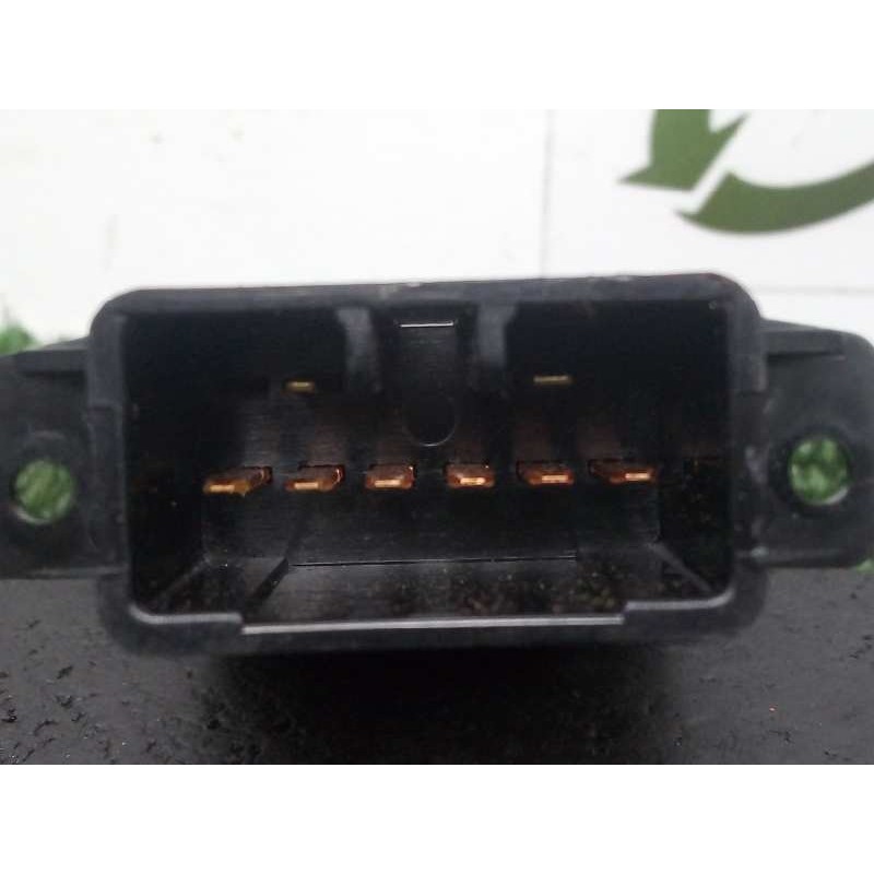 Recambio de warning para hyundai i10 1.1 12v cat referencia OEM IAM 864W01404 8.PINES 