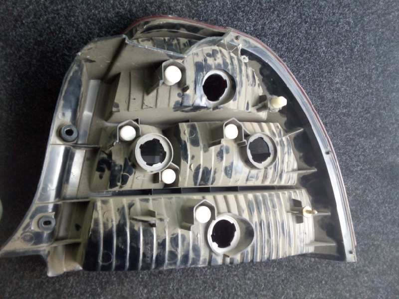 Recambio de piloto trasero izquierdo para kia shuma ii 1.6 cat referencia OEM IAM  02-04 5.PUERTAS