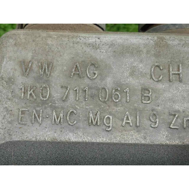 Recambio de palanca cambio para audi a3 (8p) 2.0 tdi referencia OEM IAM 1K0711049BM-1K0711061B  