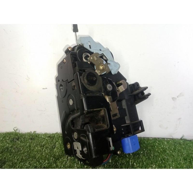 Recambio de cerradura puerta trasera izquierda para skoda octavia berlina (1z3) 1.9 tdi referencia OEM IAM 7L0839015  