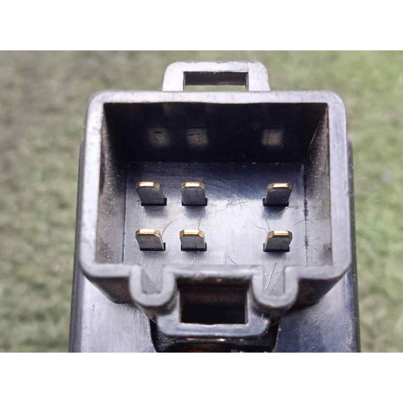 Recambio de mando elevalunas trasero derecho para daewoo tacuma 1.8 referencia OEM IAM 96190777  