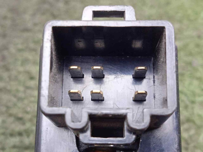 Recambio de mando elevalunas trasero derecho para daewoo tacuma 1.8 referencia OEM IAM 96190777  