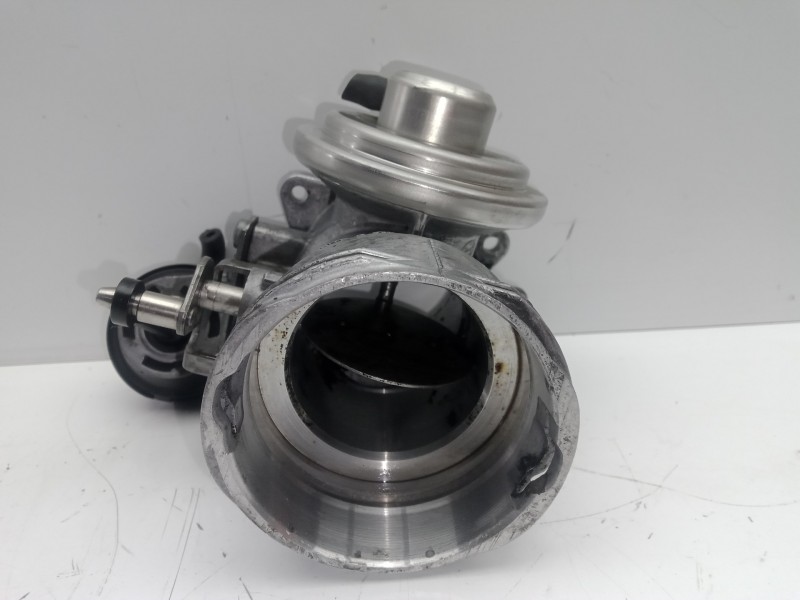 Recambio de valvula egr para seat ibiza (6l1) 1.9 tdi referencia OEM IAM 038131501AT-038129637L  
