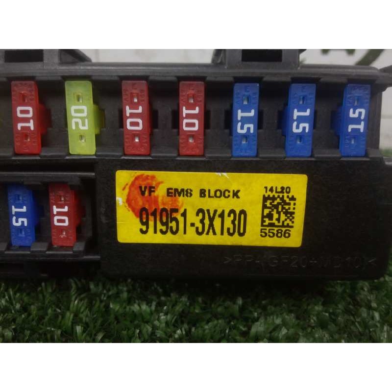 Recambio de caja reles / fusibles para kia cee´d 1.4 cat referencia OEM IAM 919513X130  