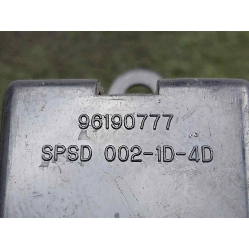 Recambio de mando elevalunas trasero izquierdo para daewoo tacuma 1.8 referencia OEM IAM 621W02141  