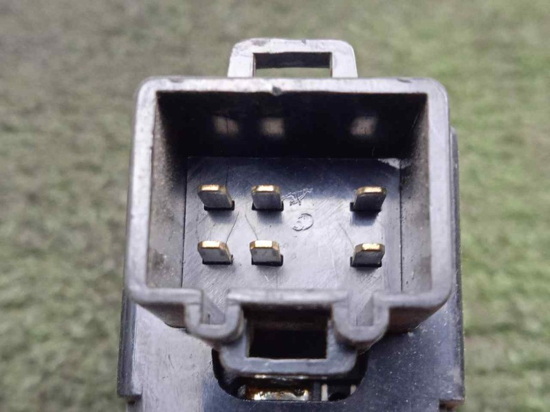Recambio de mando elevalunas trasero izquierdo para daewoo tacuma 1.8 referencia OEM IAM 621W02141  