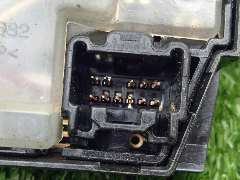 Recambio de mando luces para mazda 3 berlina (bk) 1.6 16v cat referencia OEM IAM 17D682  2.NIEBLA