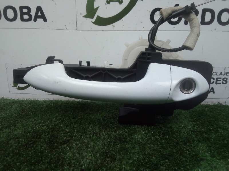 Recambio de maneta exterior delantera izquierda para kia cee´d 1.4 cat referencia OEM IAM 82651A2000 BLANCO 