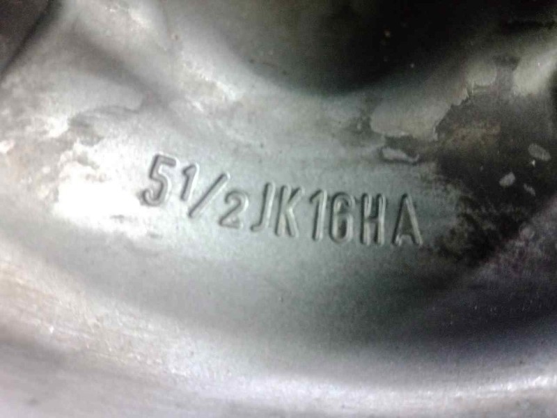 Recambio de llanta para nissan trade 2.8d referencia OEM IAM R16-5X160-5.5 R16 ACERO