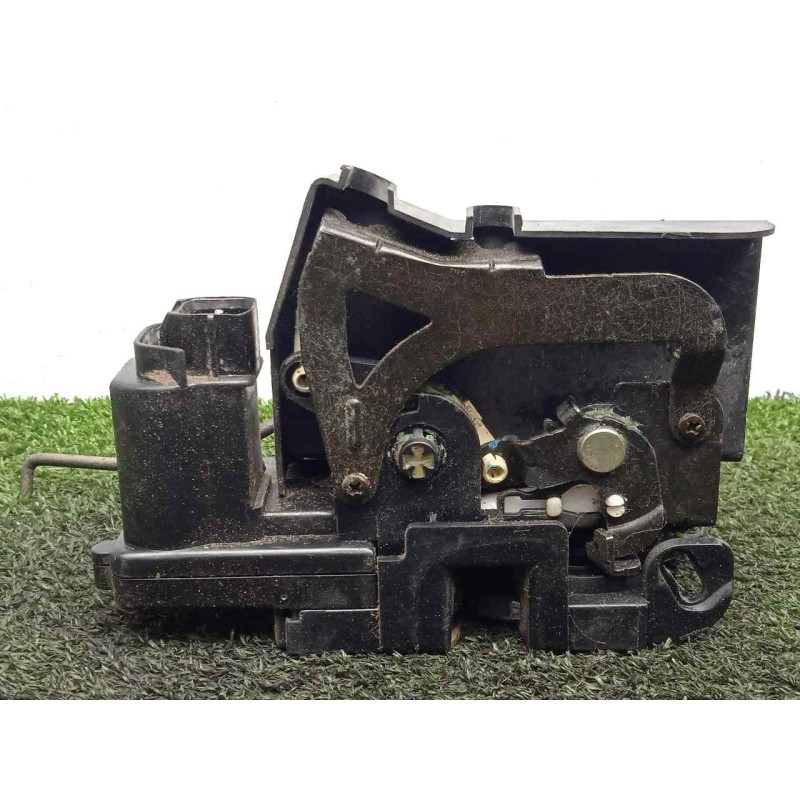 Recambio de cerradura puerta delantera izquierda para ssangyong rodius 2.7 turbodiesel cat referencia OEM IAM SINREFERENCIA 5.PI