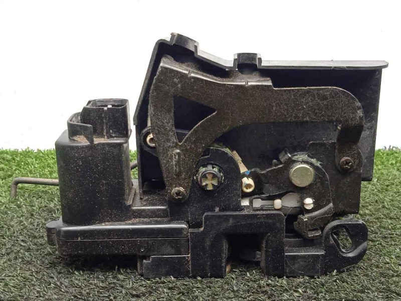 Recambio de cerradura puerta delantera izquierda para ssangyong rodius 2.7 turbodiesel cat referencia OEM IAM SINREFERENCIA 5.PI