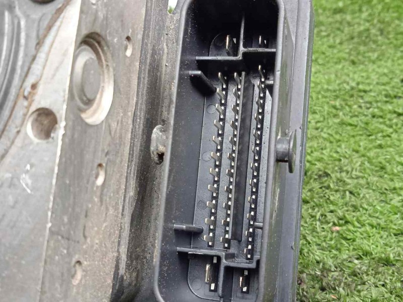 Recambio de abs para iveco daily furgón 2.3 diesel cat referencia OEM IAM 2265106516-0265956214-5801815699-0265243239  