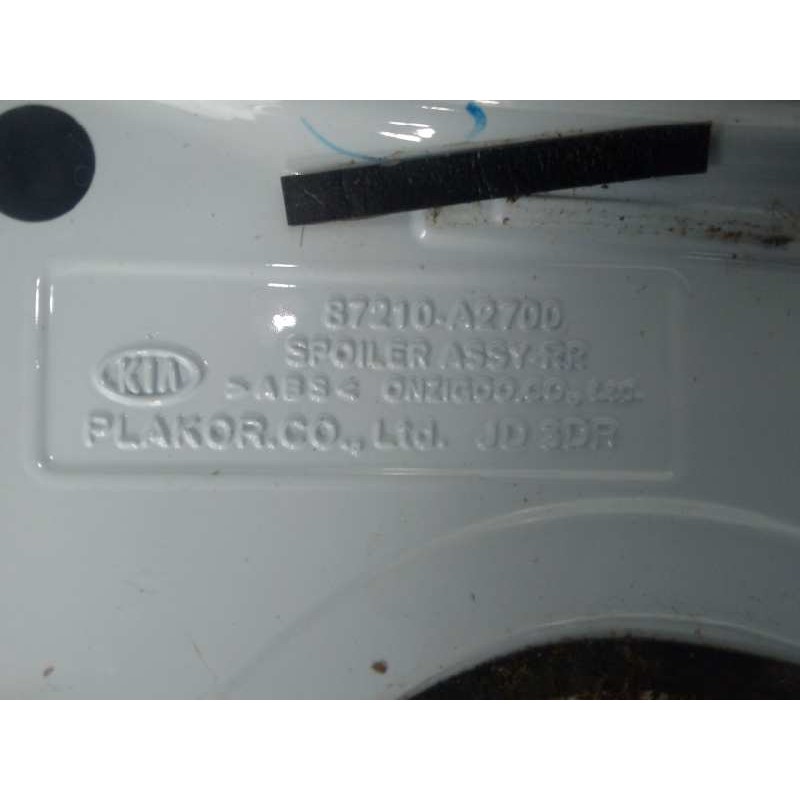 Recambio de aleron trasero para kia cee´d 1.4 cat referencia OEM IAM 87211A2700WD-87210A2700  