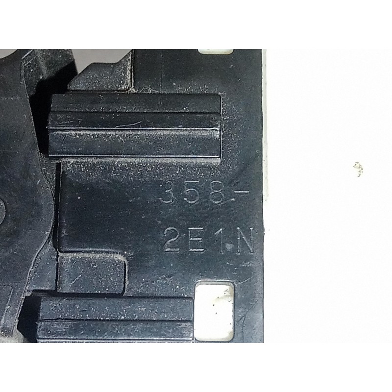 Recambio de mando elevalunas delantero derecho para mazda premacy (cp) 2.0 cat referencia OEM IAM 3582E1N 5.PINES 