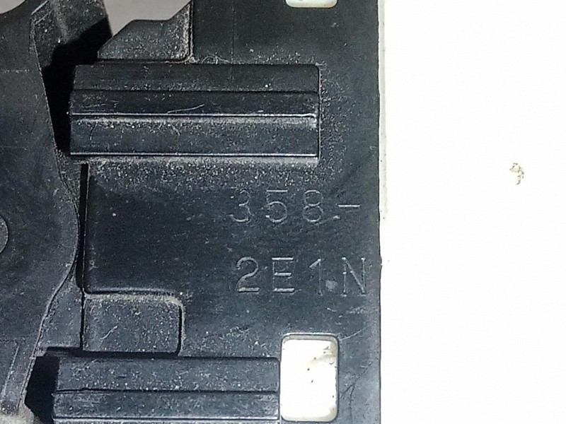 Recambio de mando elevalunas delantero derecho para mazda premacy (cp) 2.0 cat referencia OEM IAM 3582E1N 5.PINES 