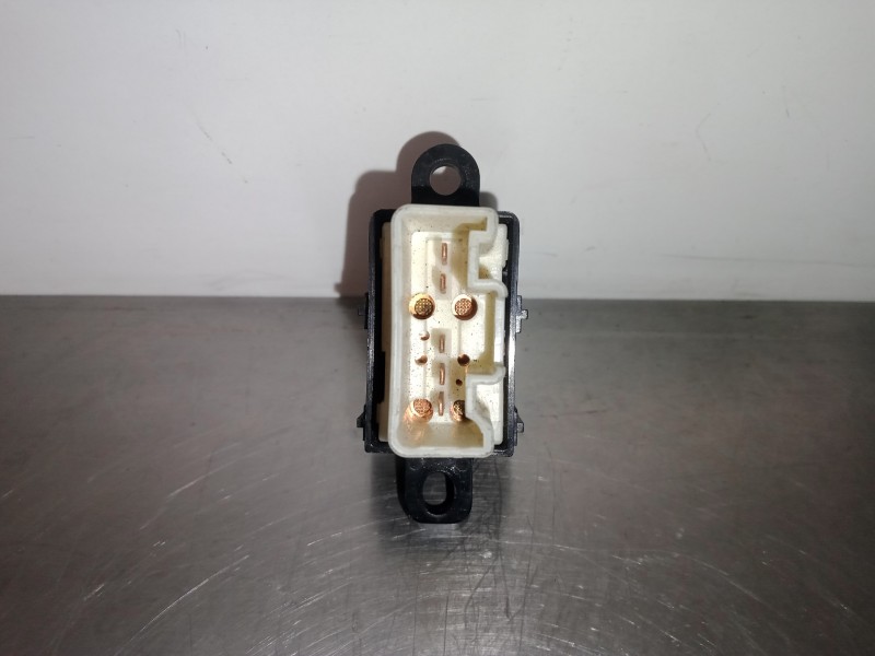 Recambio de mando elevalunas delantero derecho para mazda premacy (cp) 2.0 cat referencia OEM IAM 3582E1N 5.PINES 