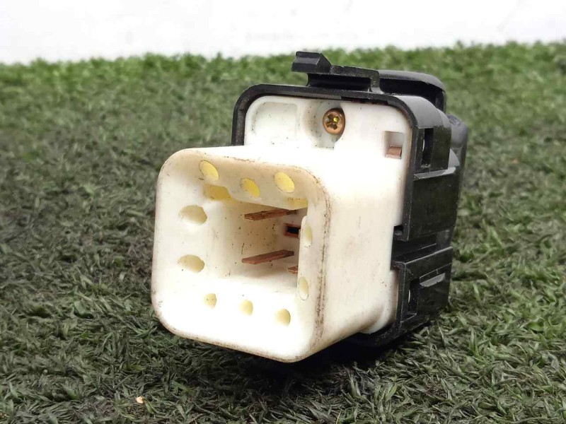 Recambio de mando elevalunas delantero derecho para mitsubishi space wagon (n80/n90) referencia OEM IAM 4413Y8D  