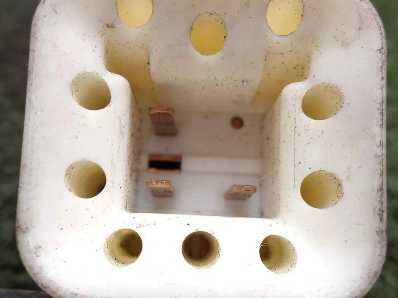 Recambio de mando elevalunas delantero derecho para mitsubishi space wagon (n80/n90) referencia OEM IAM 4413Y8D  