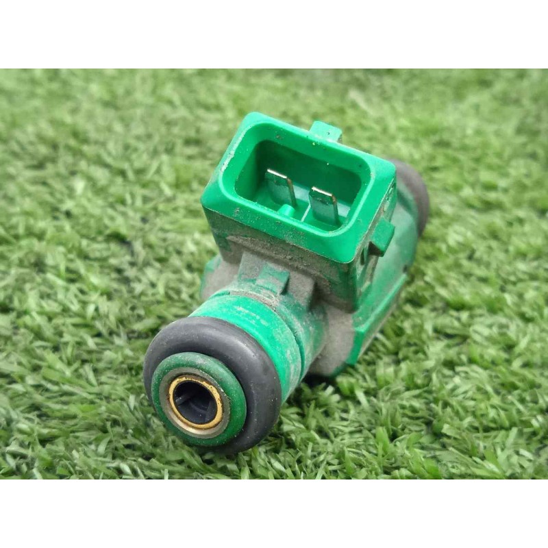 Recambio de inyector para peugeot 106 (s2) 1.1 referencia OEM IAM 0280156025  2.PINES