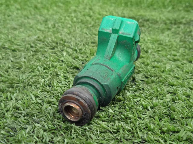 Recambio de inyector para peugeot 106 (s2) 1.1 referencia OEM IAM 0280156025  2.PINES