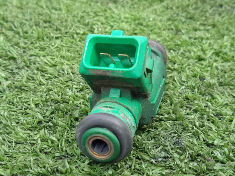 Recambio de inyector para peugeot 106 (s2) 1.1 referencia OEM IAM 0280156025  2.PINES