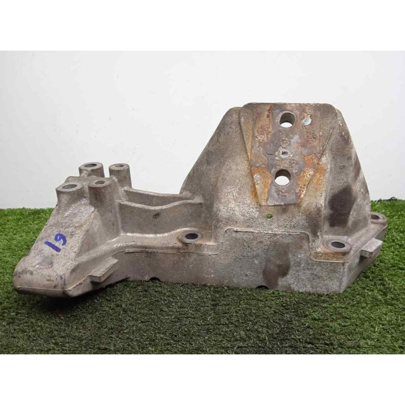 Recambio de soporte motor para iveco daily furgón 2.3 diesel cat referencia OEM IAM 504386159  