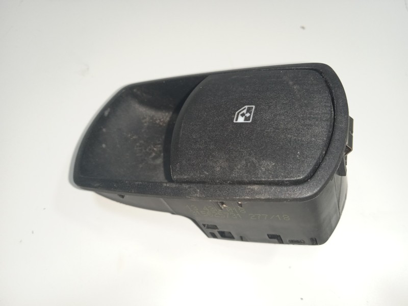 Recambio de mando elevalunas delantero derecho para opel corsa e gsi referencia OEM IAM 13430018  