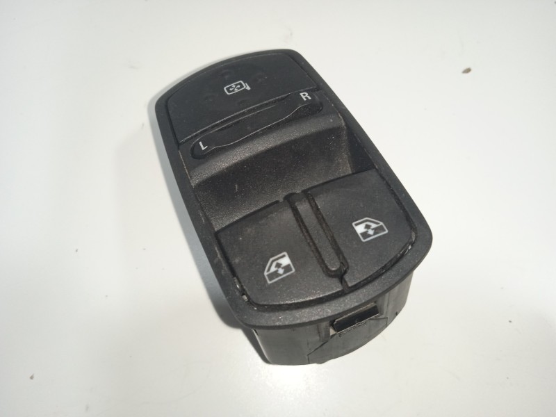 Recambio de mando elevalunas delantero izquierdo para opel corsa e gsi referencia OEM IAM 13430017  