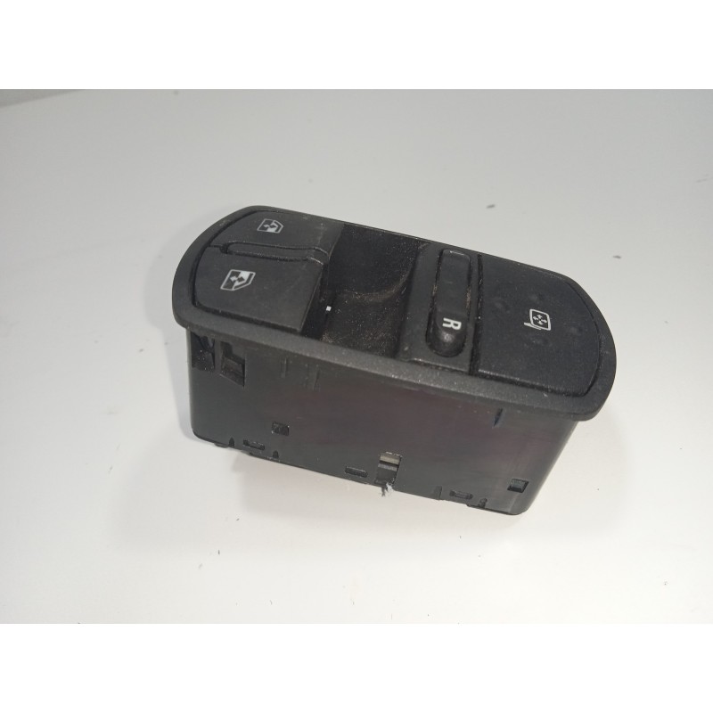 Recambio de mando elevalunas delantero izquierdo para opel corsa e gsi referencia OEM IAM 13430017  