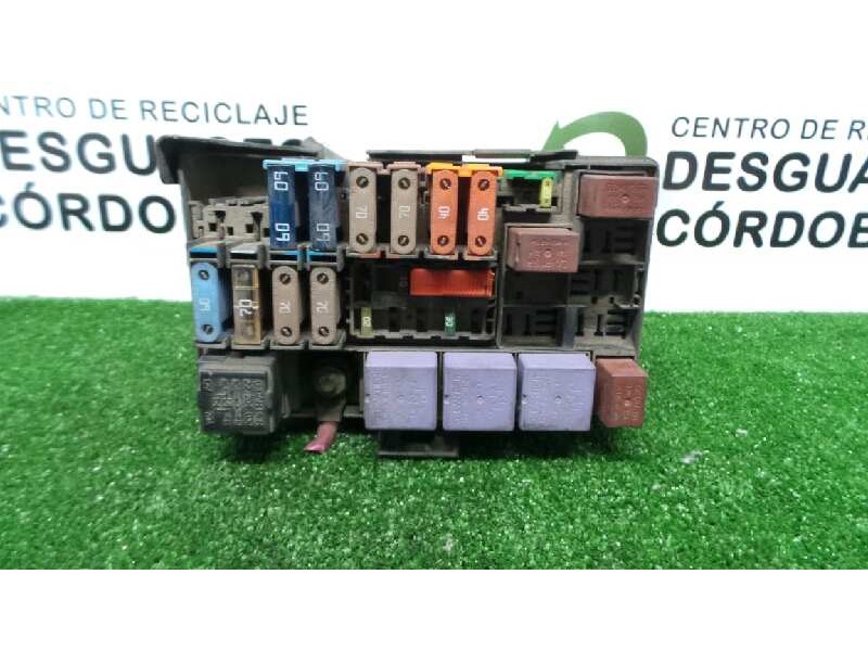 Recambio de caja reles / fusibles para renault laguna ii (bg0) 1.9 dci diesel cat referencia OEM IAM 8200283136  