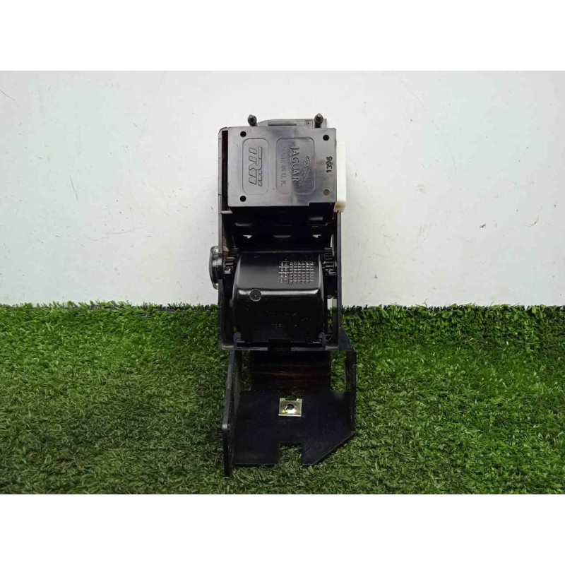 Recambio de mando elevalunas trasero izquierdo para jaguar xj6/12 4.0 cat referencia OEM IAM DBC12339  