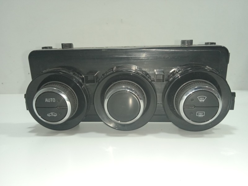 Recambio de mando climatizador para opel corsa e gsi referencia OEM IAM 13468064  