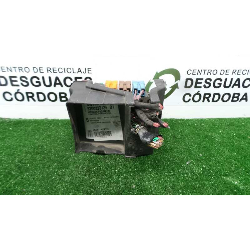 Recambio de caja reles / fusibles para renault laguna ii (bg0) 1.9 dci diesel cat referencia OEM IAM 8200283136  