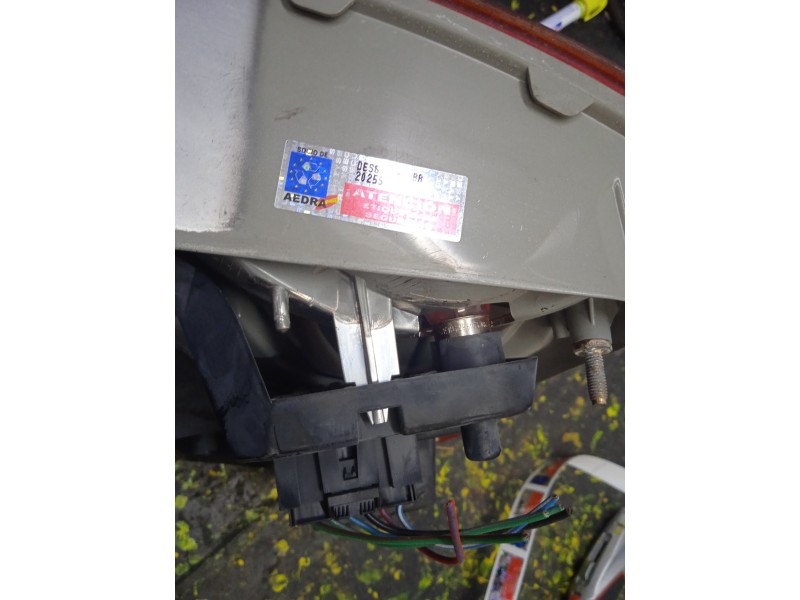 Recambio de piloto trasero derecho para mg serie 75 (j/rj) referencia OEM IAM  4.PUERTAS 