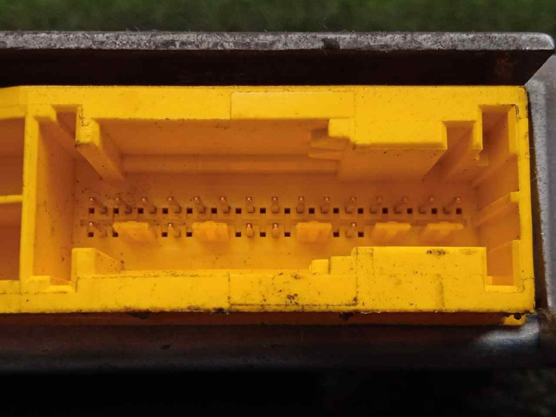 Recambio de centralita airbag para kia shuma ii 1.6 cat referencia OEM IAM 0K2DK677F0  